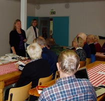 Verkosta virtaa-hankeen kouluttajat kertoovat tietokoneista 10.10.17